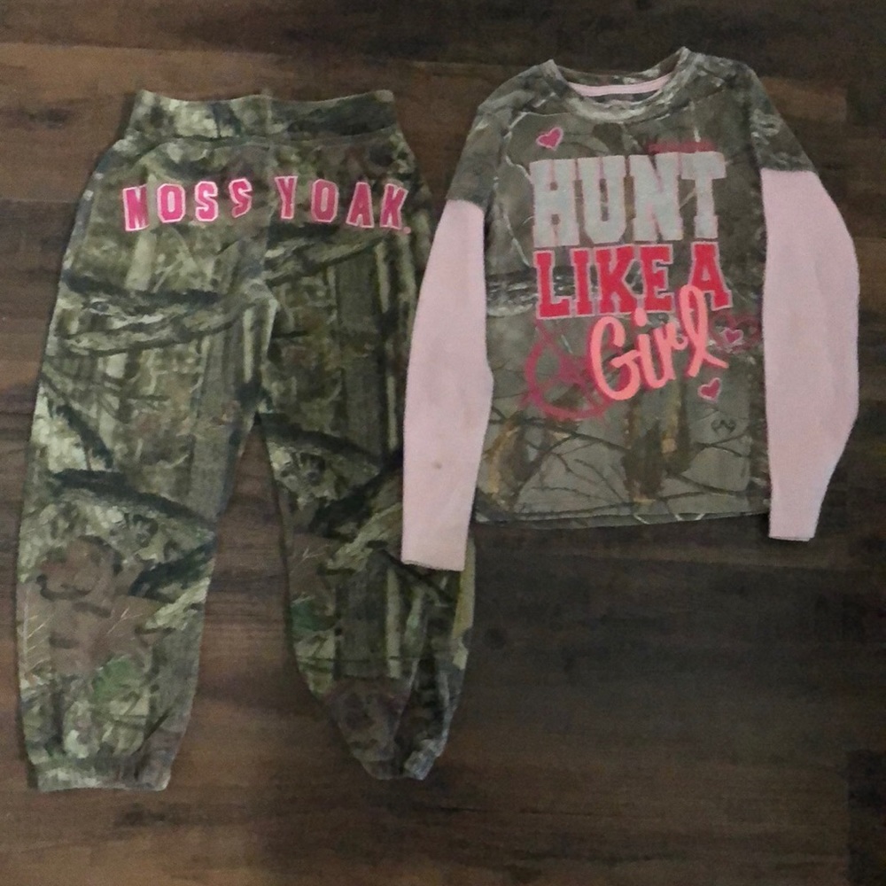 Girls pjs or lounge clothes